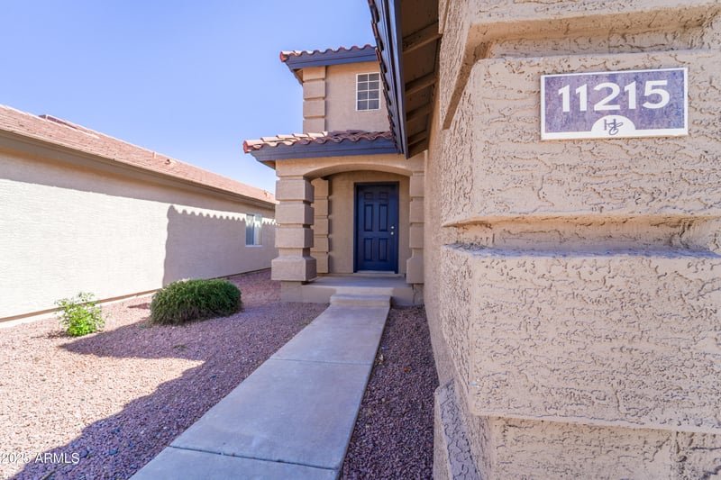 11215 Heatherbrae Dr, Phoenix, AZ 85037