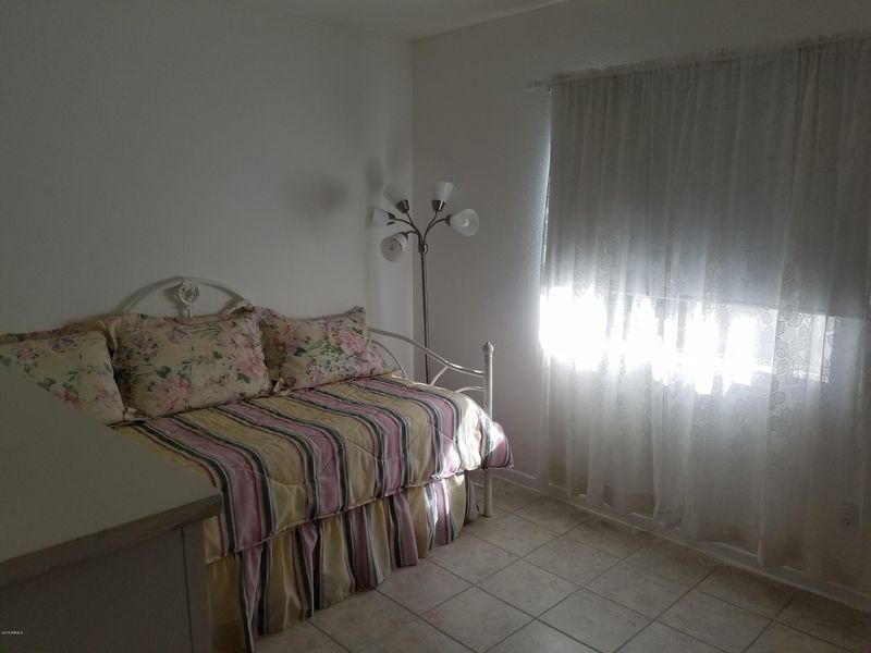 11216 S Shoshoni Dr, Phoenix, AZ 85044