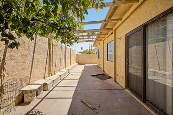 1122 E Charleston Ave, Phoenix, AZ 85022