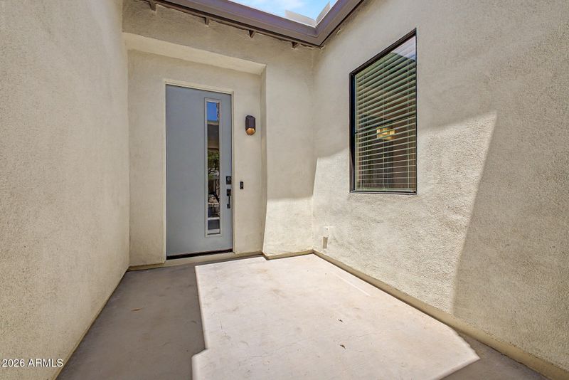 1122 E Monte Way, Phoenix, AZ 85042
