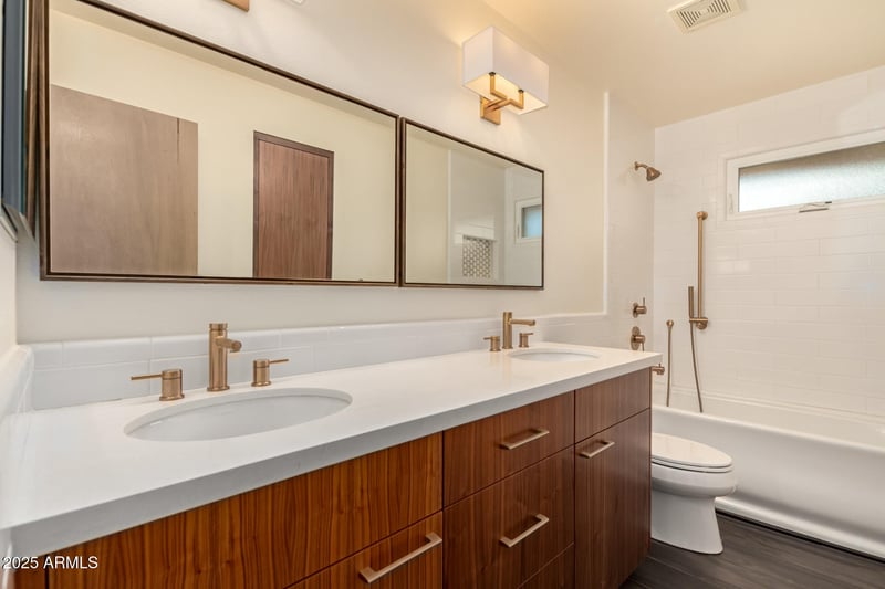 1122 Geneva Dr, Tempe, AZ 85282