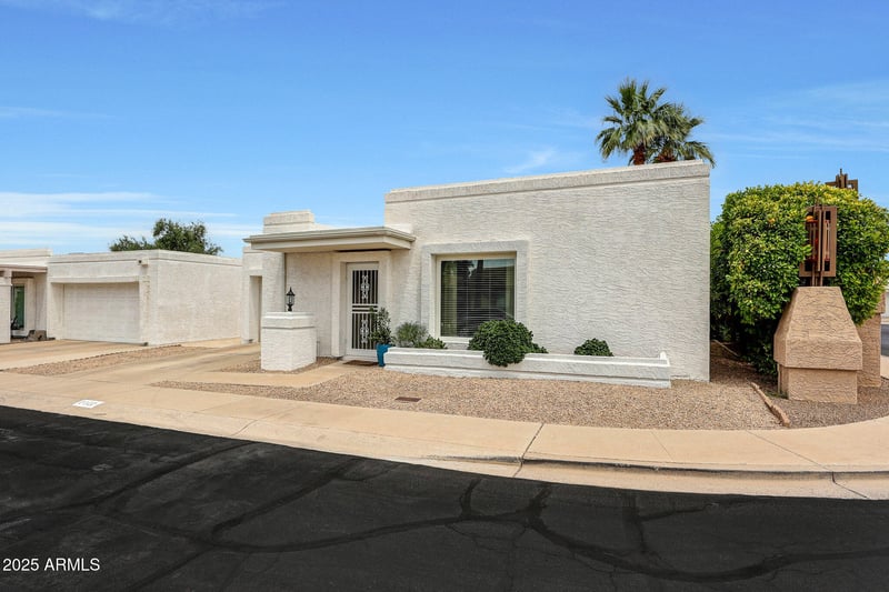 1122 Michelle Dr, Phoenix, AZ 85022