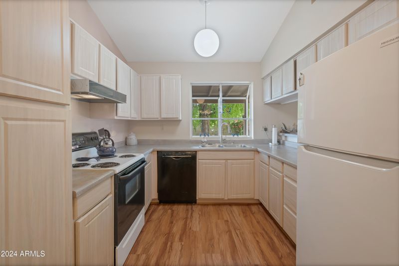 11221 N 57th Ave, Glendale, AZ 85304
