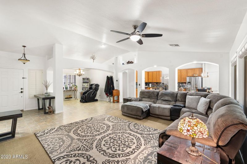 11224 E Roselle Ave, Mesa, AZ 85212