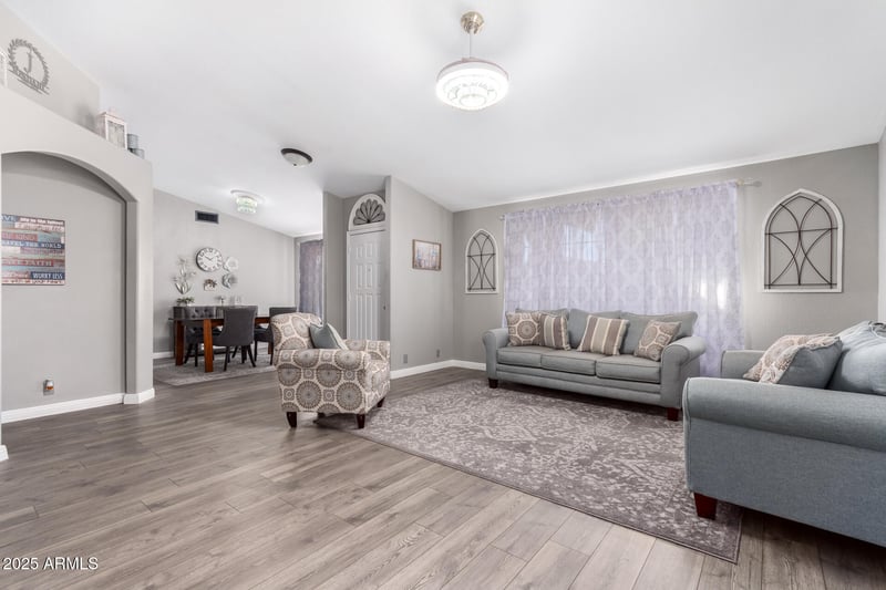 11227 59th Dr, Glendale, AZ 85304