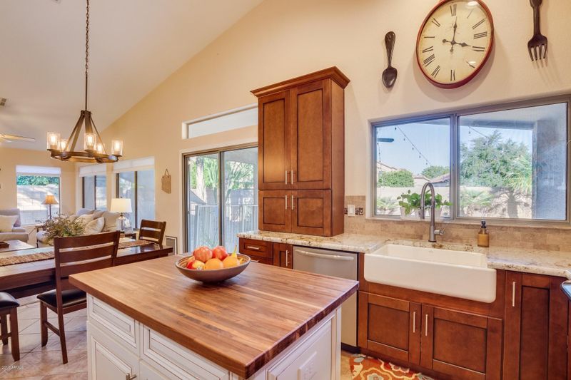 1123 S Nielson St, Gilbert, AZ 85296
