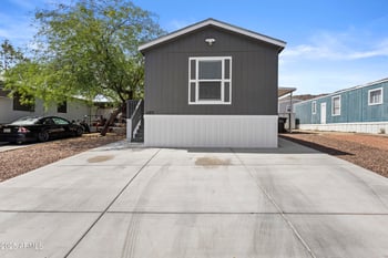 1123 Summerside Rd, Phoenix, AZ 85041
