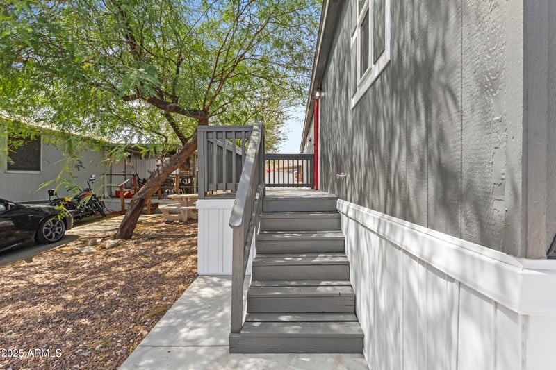 1123 Summerside Rd, Phoenix, AZ 85041