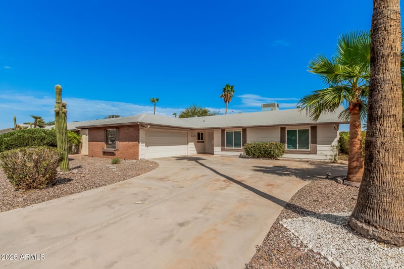 11233 Iroquois Dr, Phoenix, AZ 85044