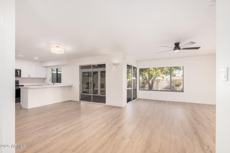 11233 Iroquois Dr, Phoenix, AZ 85044