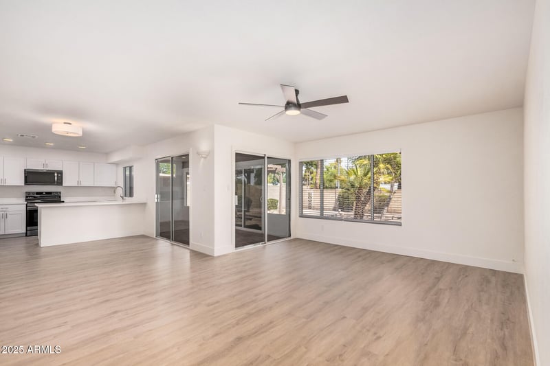 11233 Iroquois Dr, Phoenix, AZ 85044