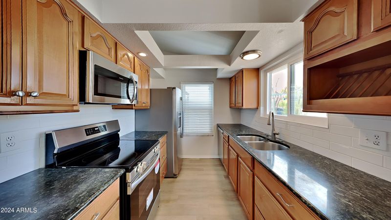 11233 N 65th Ave, Glendale, AZ 85304