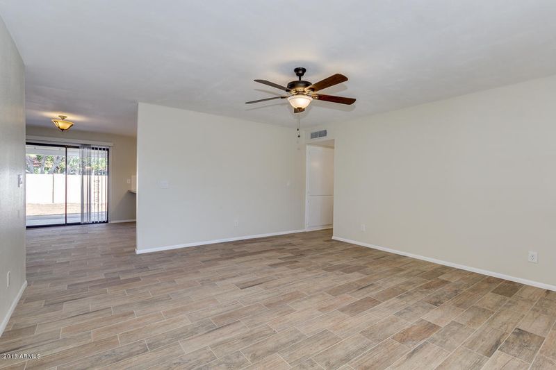 11233 S Tomi Dr, Phoenix, AZ 85044