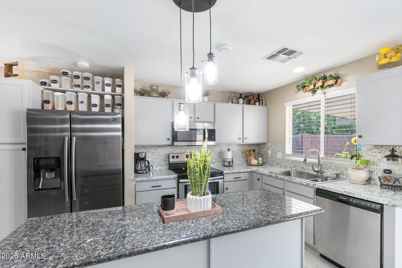 11239 Devonshire Ave, Phoenix, AZ 85037