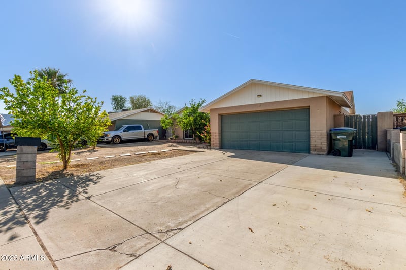 1124 59th Dr, Phoenix, AZ 85043