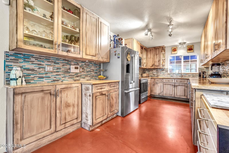 1124 Driftwood Dr, Tempe, AZ 85283