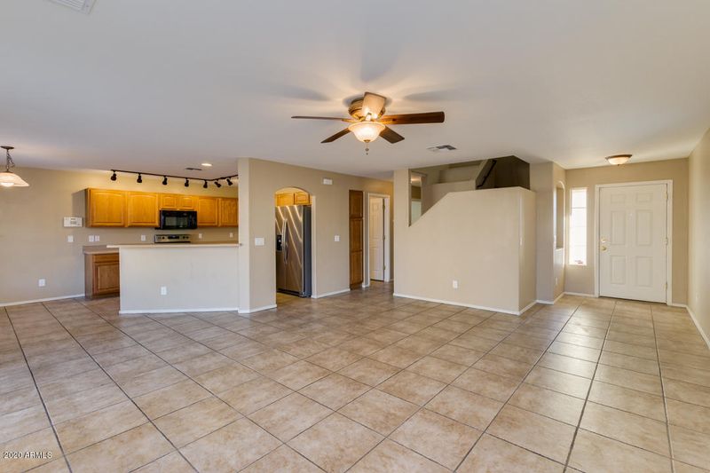 1124 E Lakeview Dr, San Tan Valley, AZ 85143
