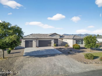 1124 E Loveland Ln, San Tan Valley, AZ 85140