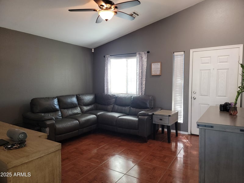 1124 Nancy Ln, Phoenix, AZ 85041