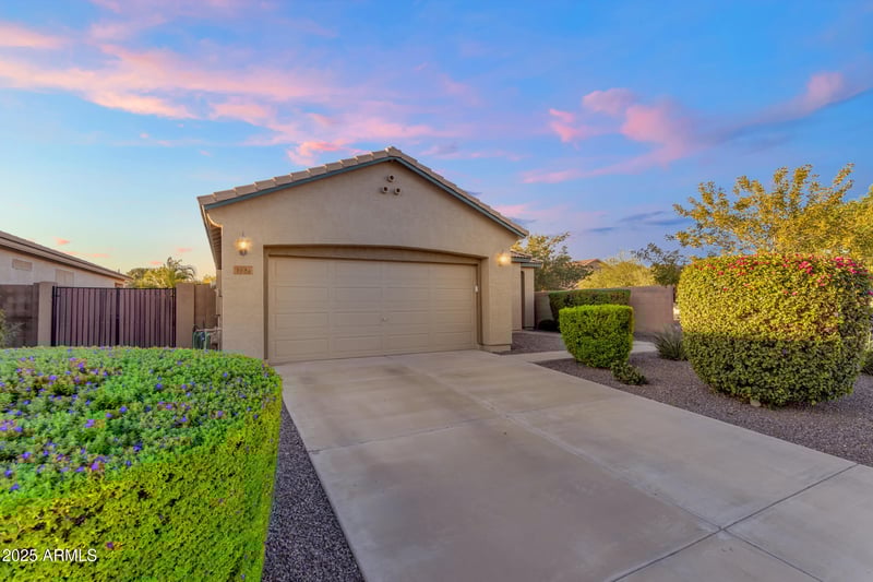 1124 Stephanie Ln, San Tan Valley, AZ 85143