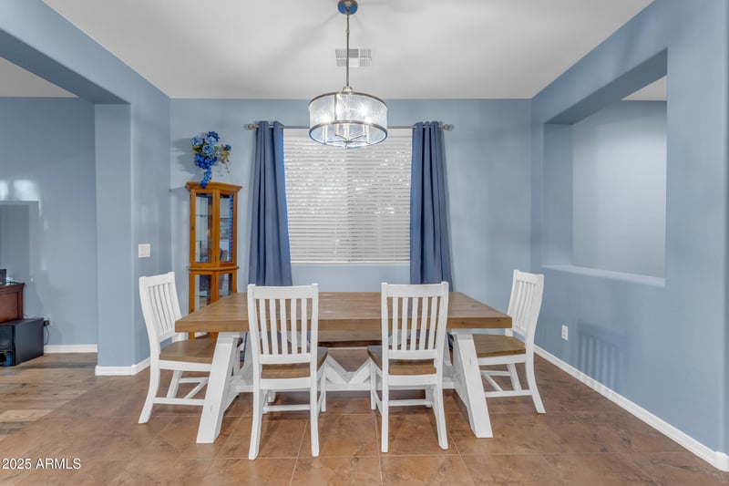 1124 Stephanie Ln, San Tan Valley, AZ 85143