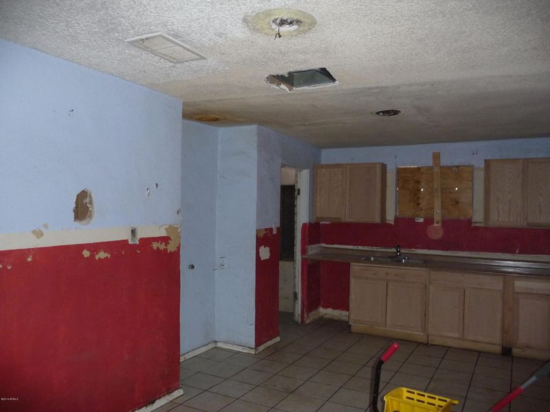 1124 W Apache St, Phoenix, AZ 85007