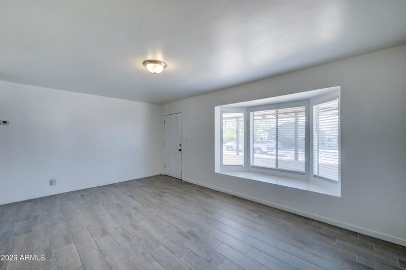 1124 W Cochise Dr, Phoenix, AZ 85021