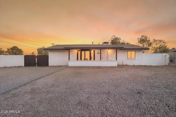 1124 W Cochise Dr, Phoenix, AZ 85021