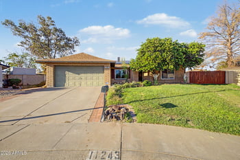 11243 N 58th Dr, Glendale, AZ 85304