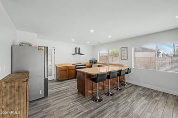 11244 58th Dr, Glendale, AZ 85304