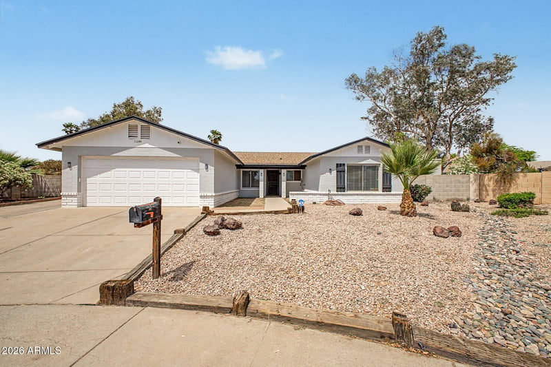 11244 58th Dr, Glendale, AZ 85304