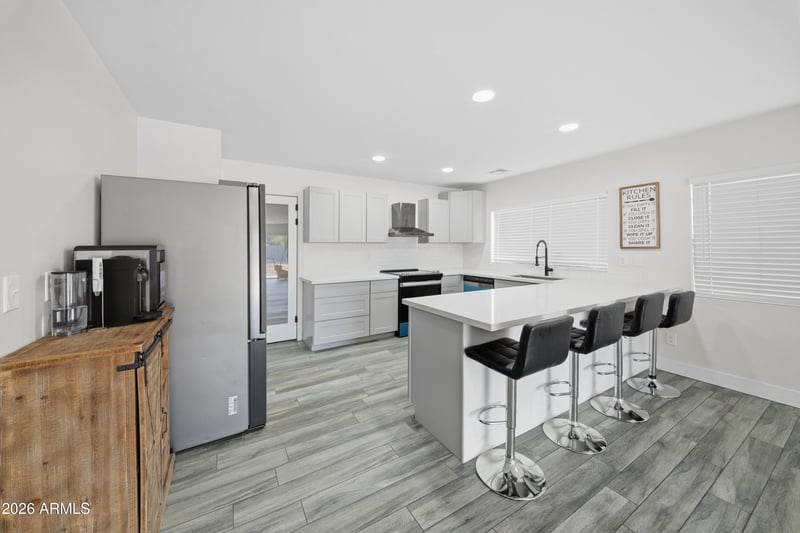11244 58th Dr, Glendale, AZ 85304