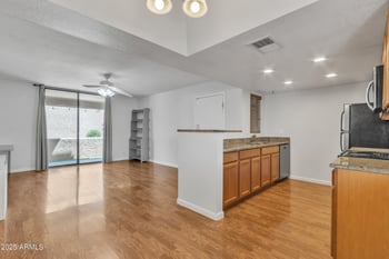 1125 E Broadway Rd #122, Tempe, AZ 85282
