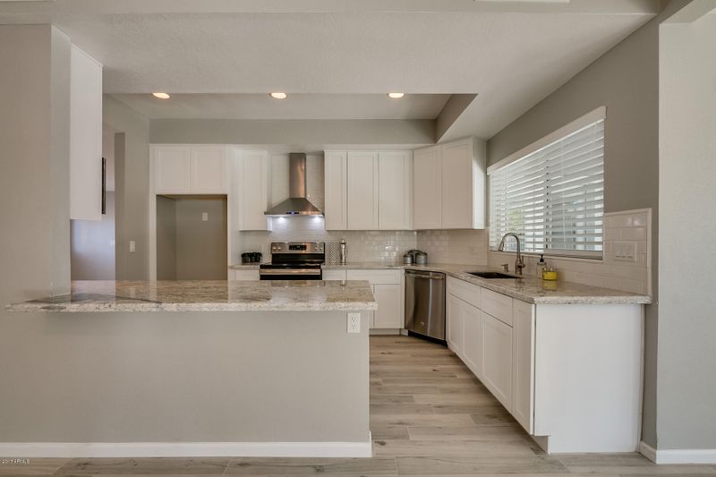 1125 E Paradise Ln, Phoenix, AZ 85022