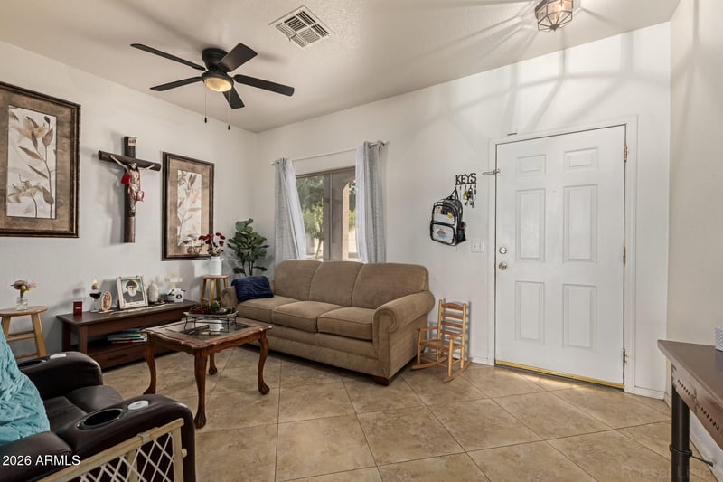1126 Cowboy Cove Trl, San Tan Valley, AZ 85143