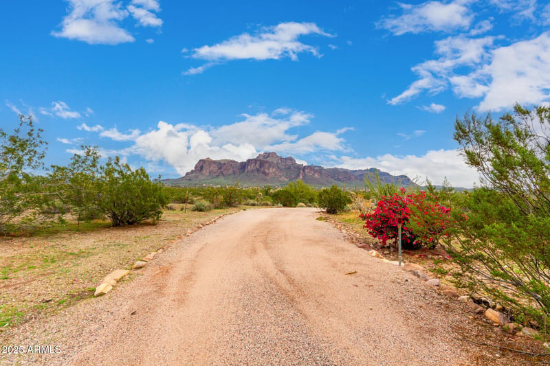 1126 Goldfield Rd, Apache Junction, AZ 85119