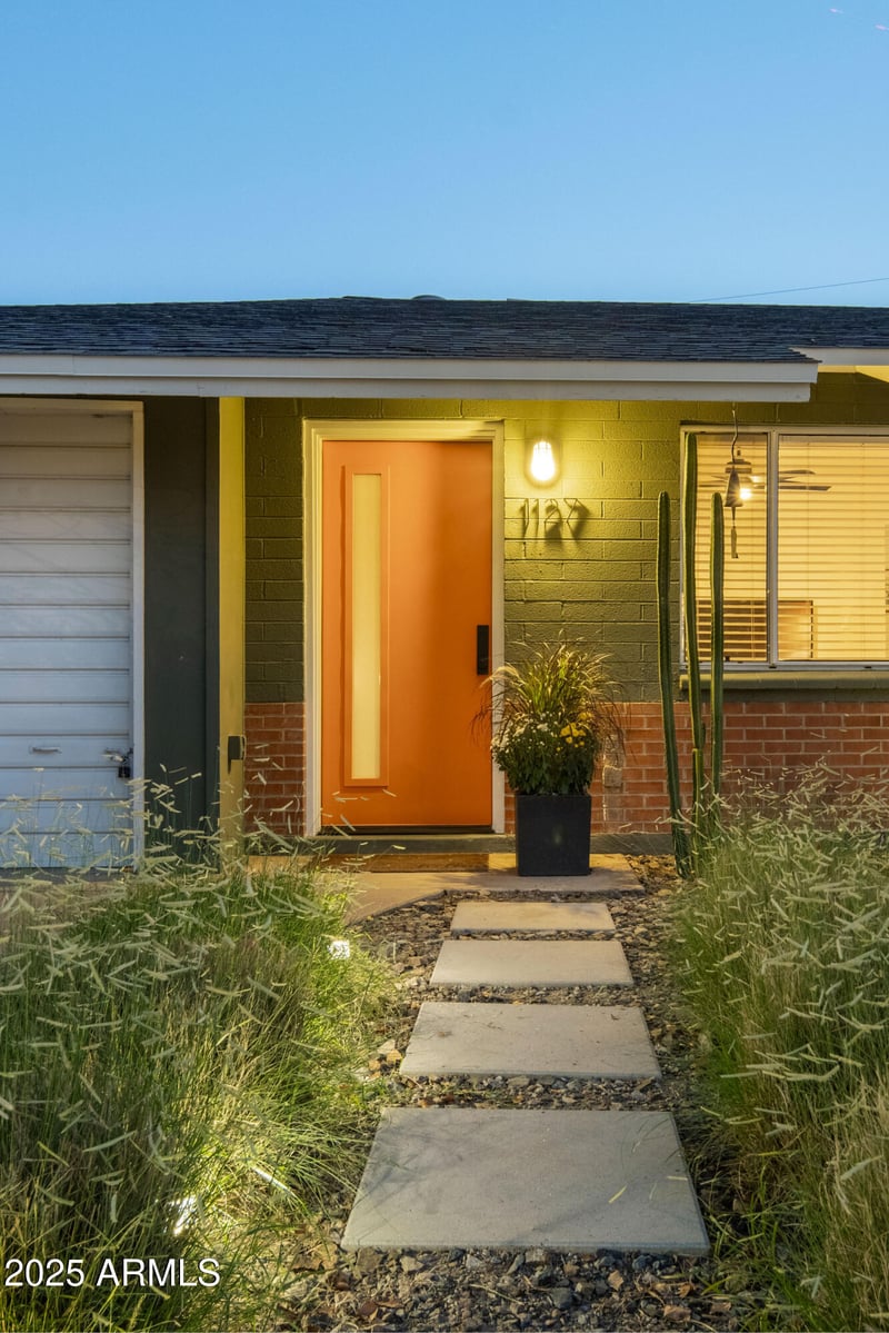 1127 Diana Ave, Phoenix, AZ 85020
