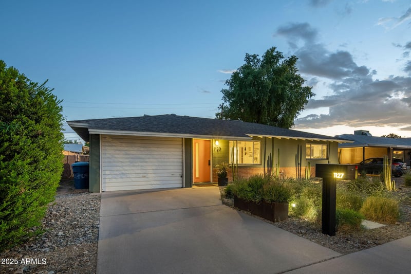 1127 Diana Ave, Phoenix, AZ 85020