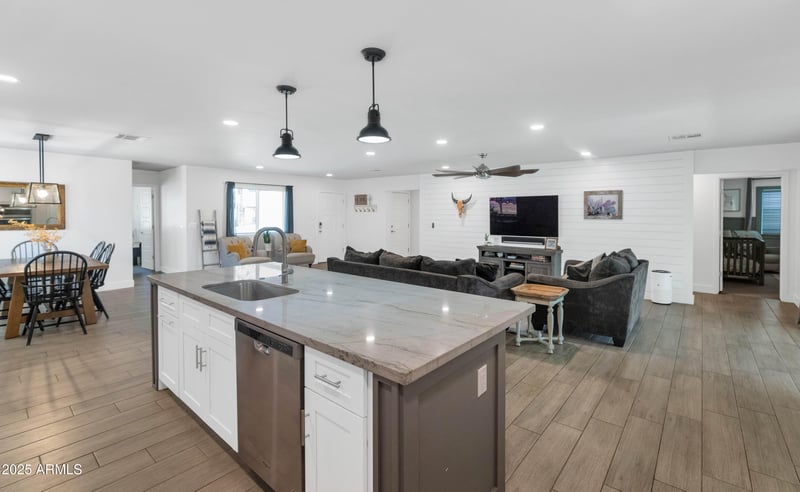 1127 Fern Dr, Phoenix, AZ 85014