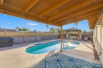 1127 Grovers Ave, Phoenix, AZ 85023