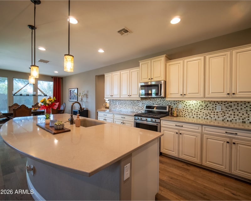 1127 Angus Rd, San Tan Valley, AZ 85143