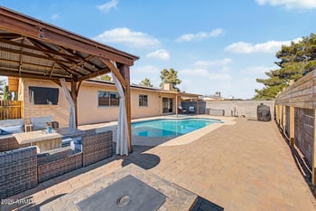 1127 Grovers Ave, Phoenix, AZ 85023