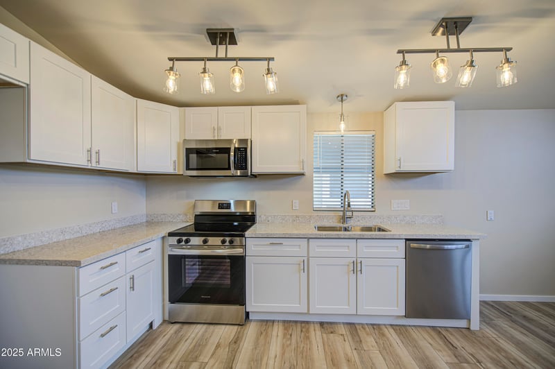 11275 99th Ave #215, Peoria, AZ 85345