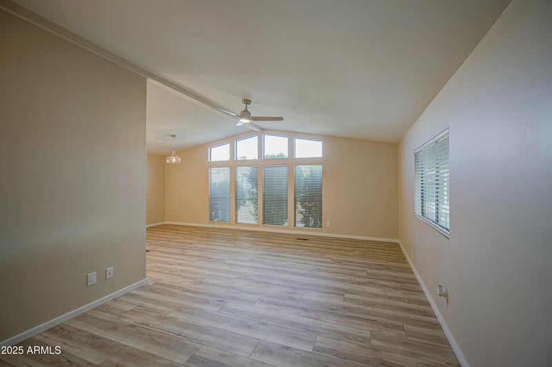 11275 99th Ave #215, Peoria, AZ 85345