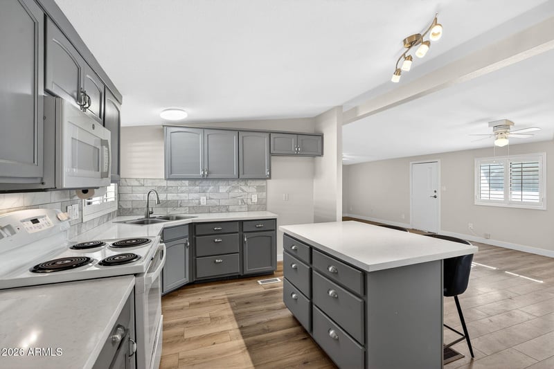 11275 99th Ave #13, Peoria, AZ 85345