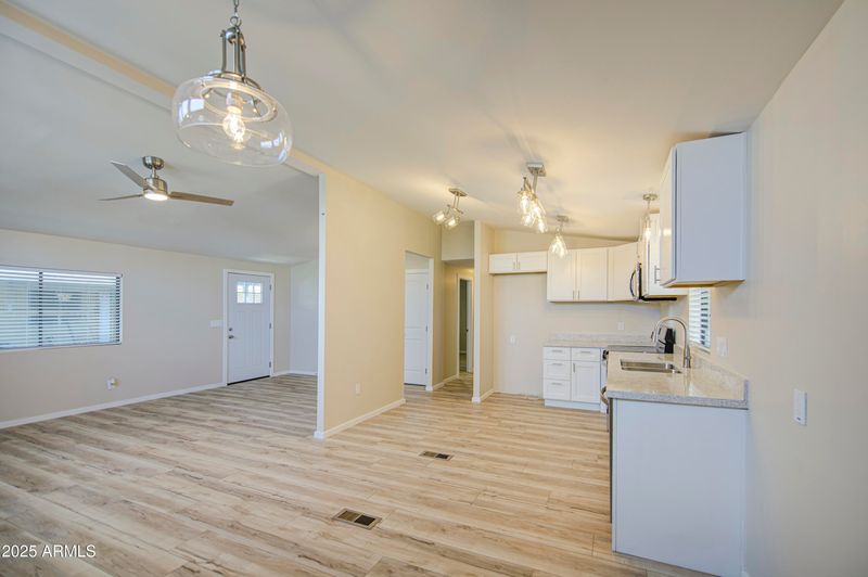 11275 N 99th Ave #215, Peoria, AZ 85345