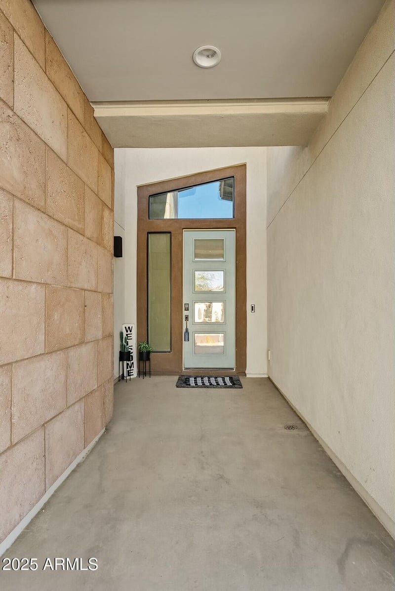 1129 E La Mirada Dr, Phoenix, AZ 85042