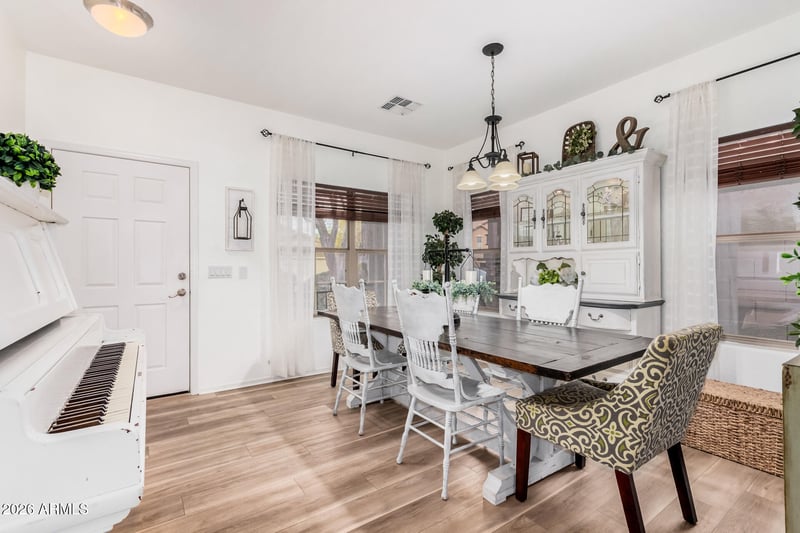 113 Desert Vista Trl, San Tan Valley, AZ 85143