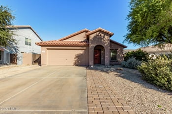 1130 Chelsea Dr, San Tan Valley, AZ 85140