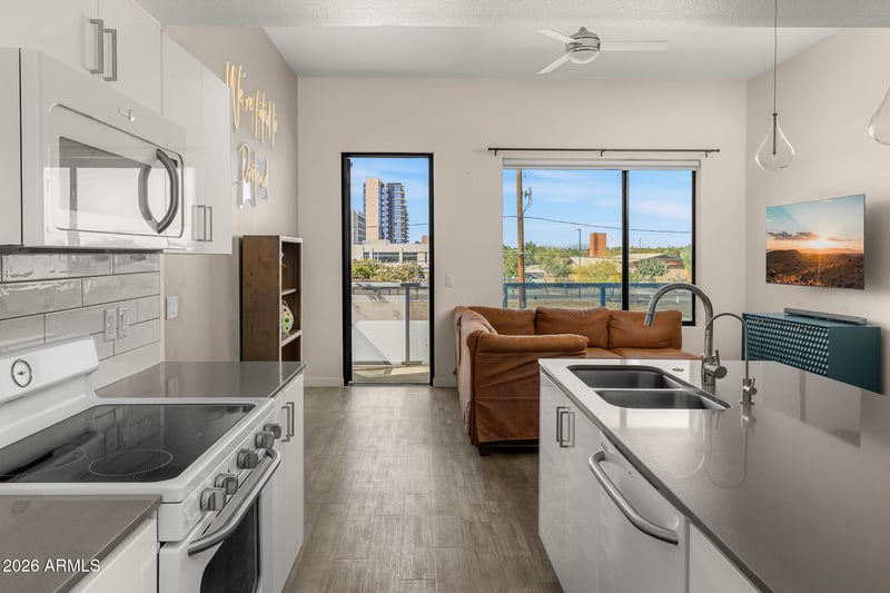 1130 N 2nd St #214, Phoenix, AZ 85004